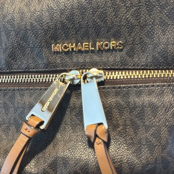 Micheal Kors Rhea medium backpack - Picture 4 of 6